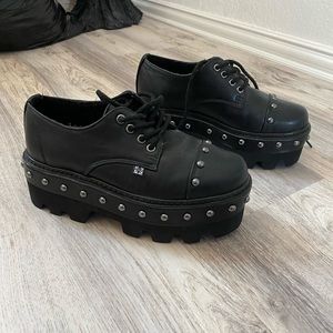 TUK A9770 black stud shoes